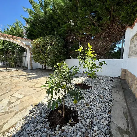 Villa 150-empurialola- Preciosa Casa Con Piscina Y Amarre En *