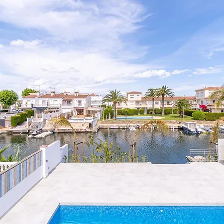 150-empurialola- Preciosa Casa Con Piscina Y Amarre En Villa Empuriabrava