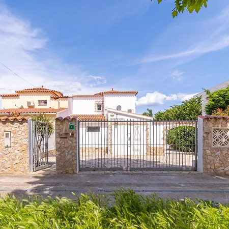 Villa 150-empurialola- Preciosa Casa Con Piscina Y Amarre En *