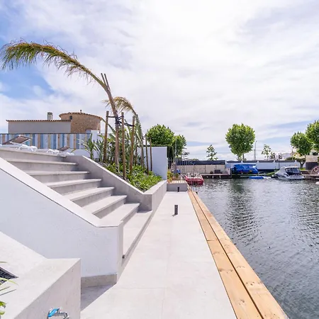 150-empurialola- Preciosa Casa Con Piscina Y Amarre En Villa Empuriabrava