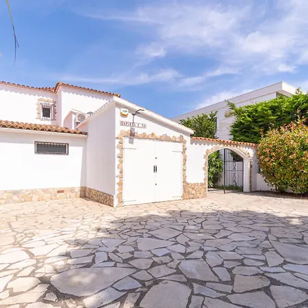 150-empurialola- Preciosa Casa Con Piscina Y Amarre En Villa